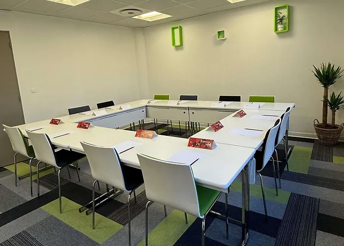 Ibis Pont Jumeaux Hotel