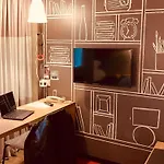 Ibis Pont Jumeaux Hotel 3*