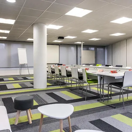 Ibis Pont Jumeaux Otel 3*