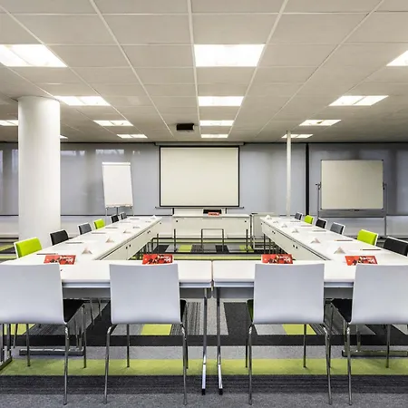 Ibis Pont Jumeaux Hotel