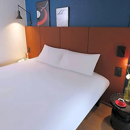 מלון Ibis Pont Jumeaux 3*
